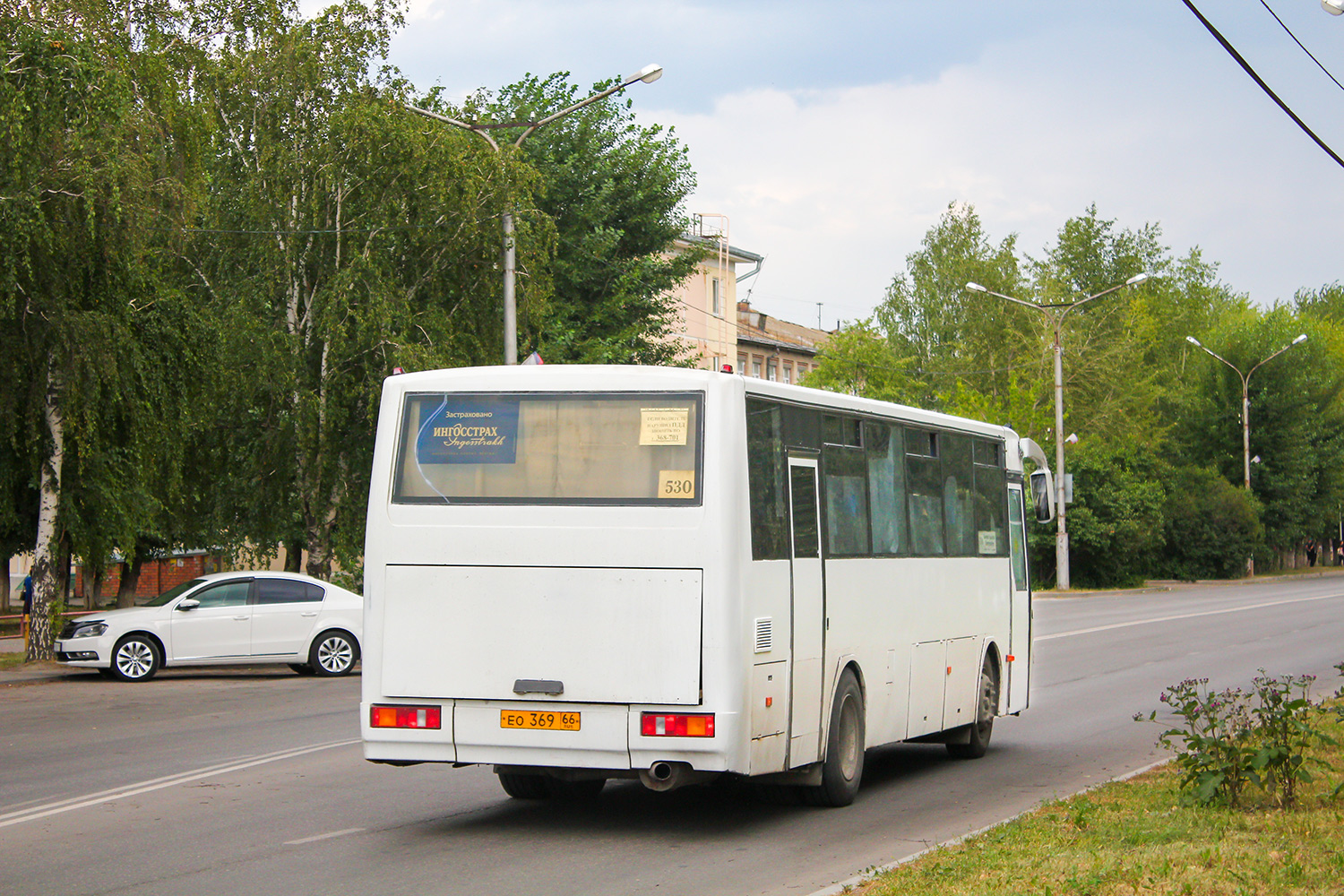 Свердловская область, КАвЗ-4238-02 № ЕО 369 66