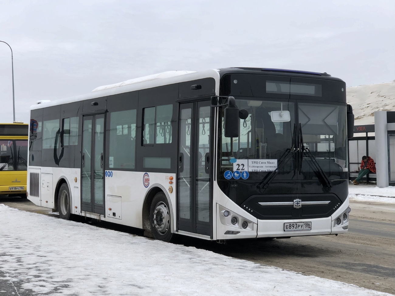 Khanty-Mansi AO, Zhong Tong LCK6105HG # Е 893 РУ 186