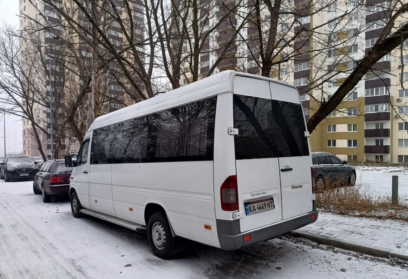 Киев, Mercedes-Benz Sprinter W903 311CDI № KA 4669 HT