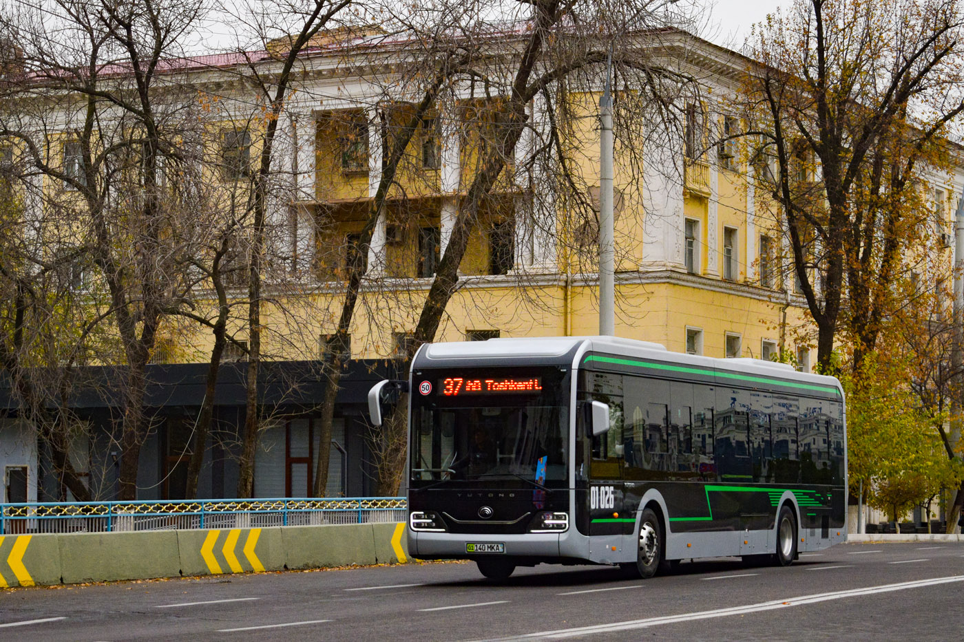 Узбекистан, Yutong ZK6126BEVG № 01026