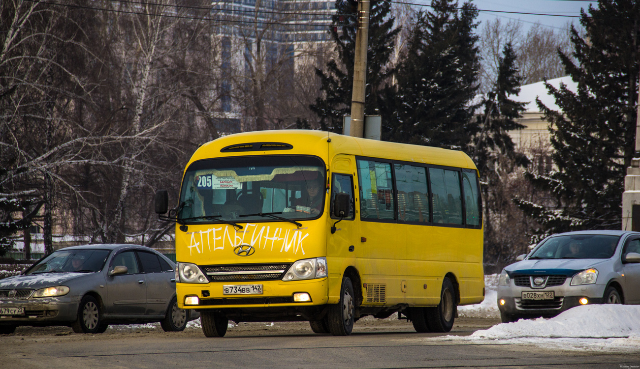 Алтайский край, Hyundai County Kuzbass № В 734 ВВ 142