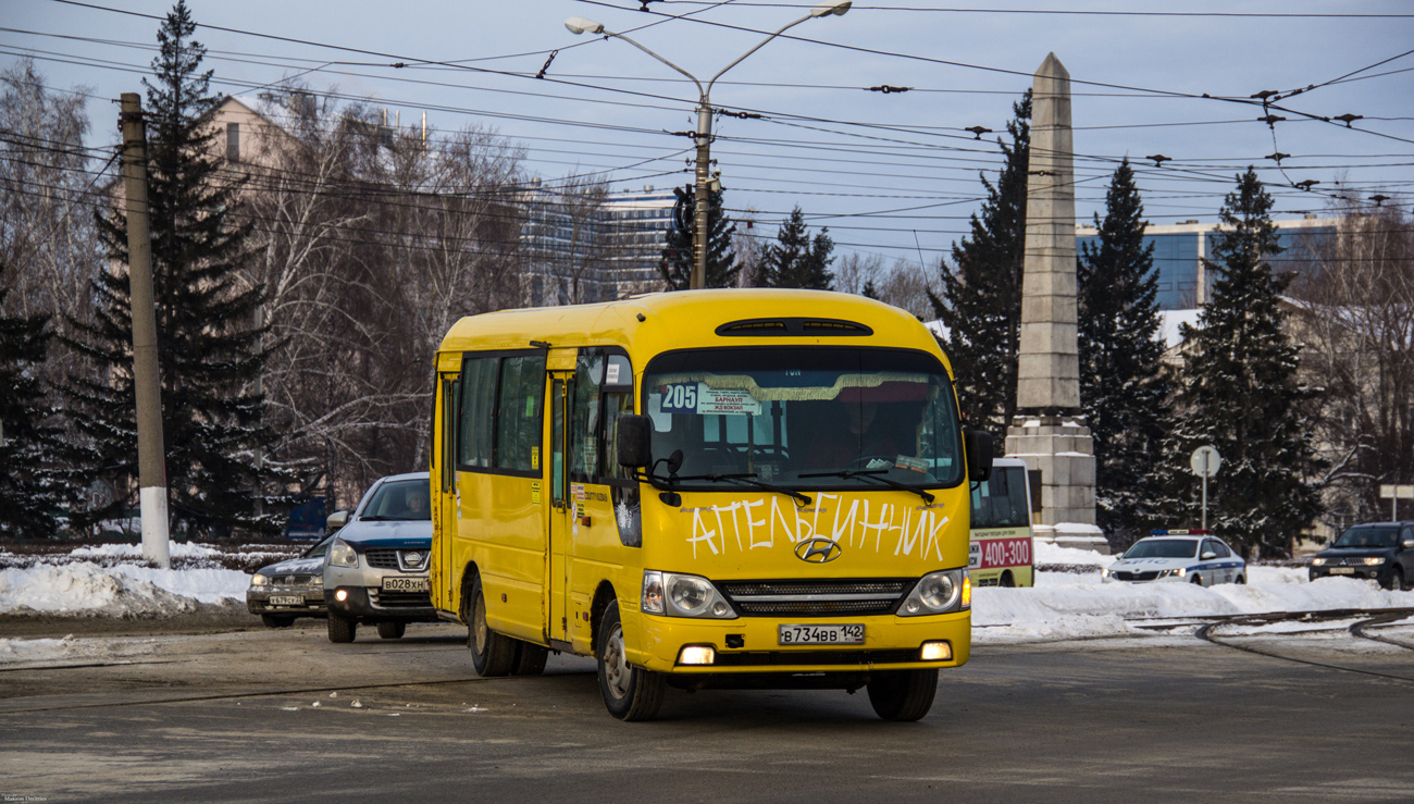 Алтайский край, Hyundai County Kuzbass № В 734 ВВ 142