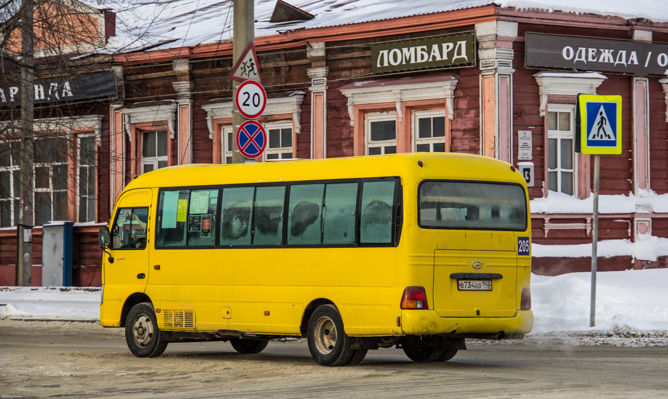 Алтайский край, Hyundai County Kuzbass № В 734 ВВ 142