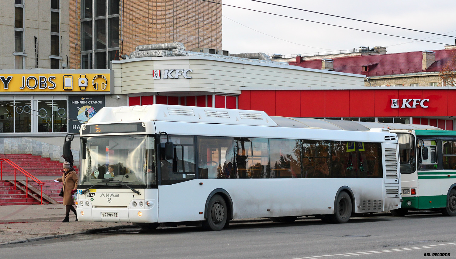 Новгородская область, ЛиАЗ-5292.67 (CNG) № 827