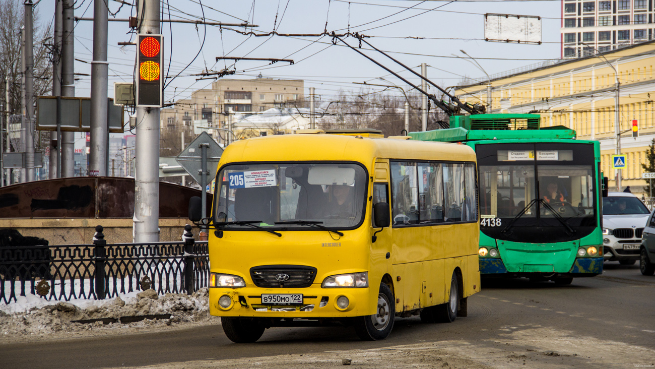 Алтайский край, Hyundai County LWB C12 (ТагАЗ) № В 950 МО 122