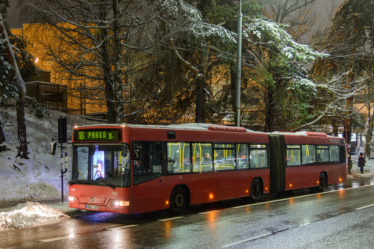 Литва, Volvo 7700A № 748