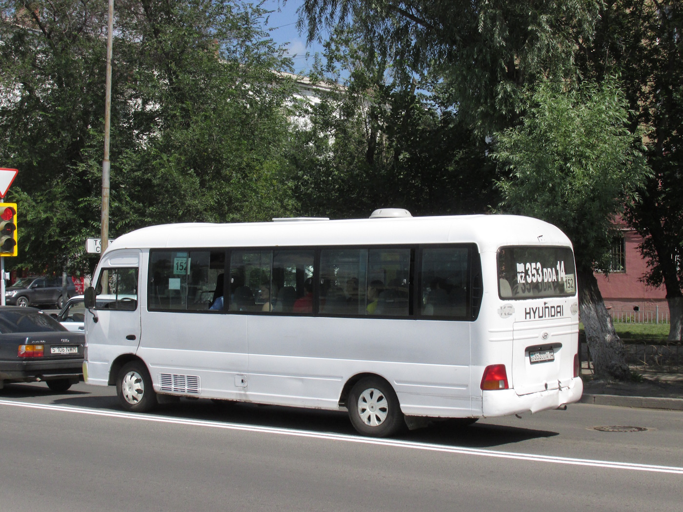 Павлодарская область, Hyundai County № 353 DDA 14