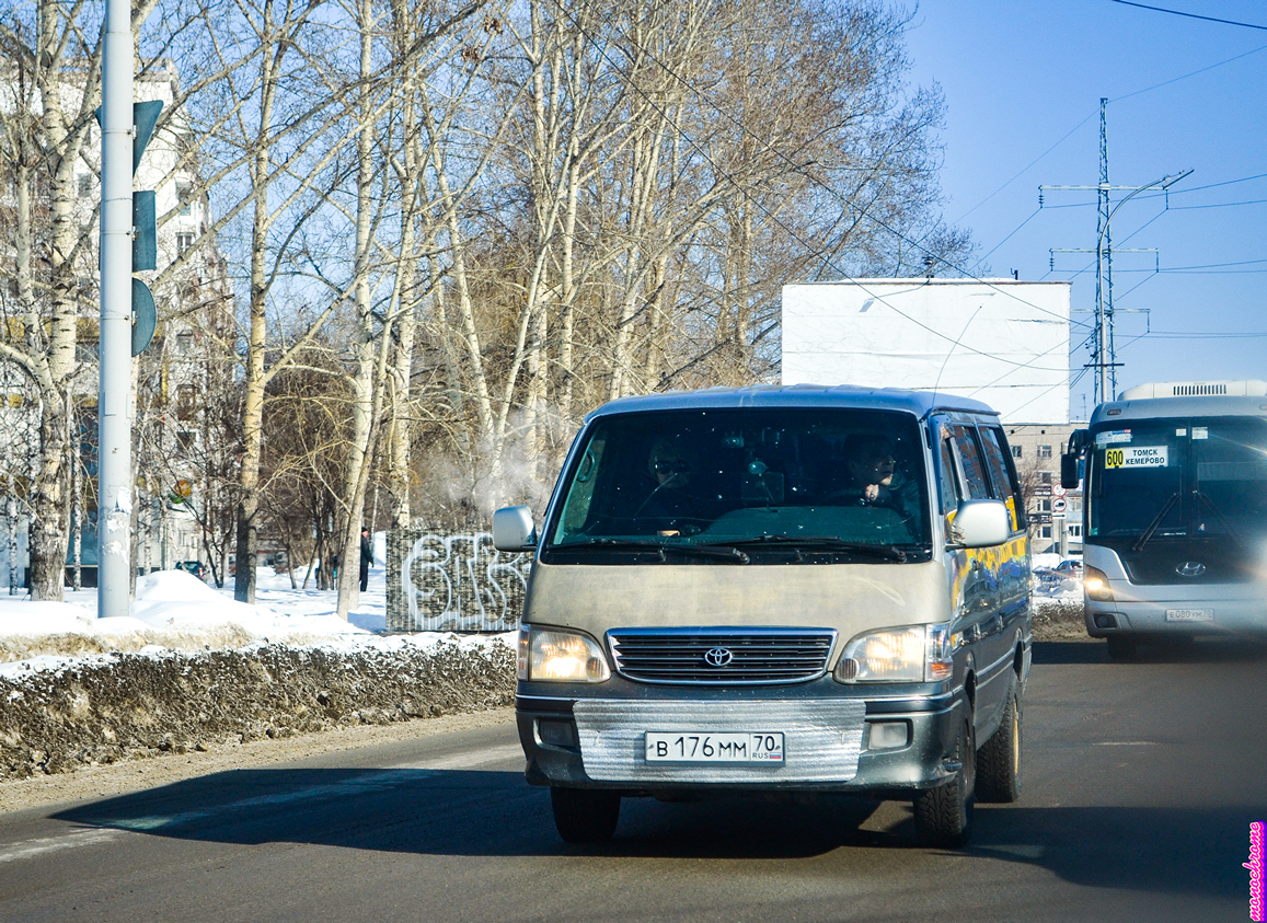 Tomsk region, Toyota HiAce RZH155L # В 176 ММ 70