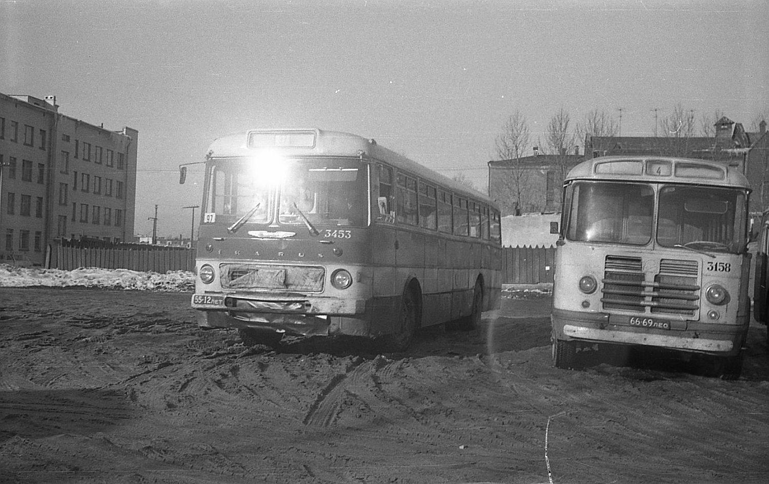 Санкт-Петербург, Ikarus 556 № 3453; Санкт-Петербург, ЗиЛ-158В № 3158