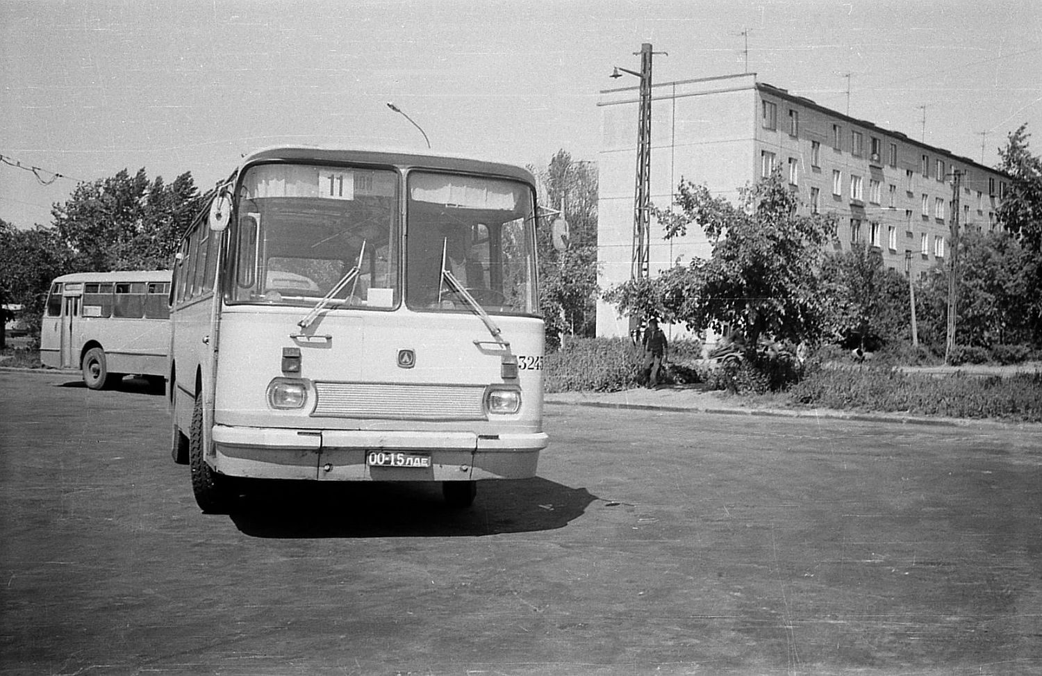 Санкт-Петербург, ЛАЗ-695Н № 3245; Санкт-Петербург — Автобусные станции; Санкт-Петербург — Старые фотографии