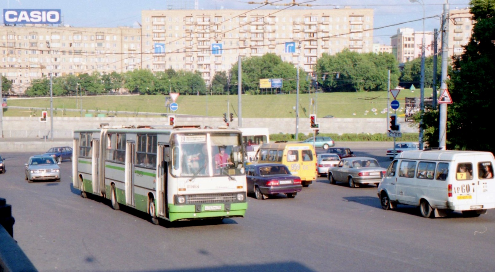 Moskva, Ikarus 280.33M č. 09464