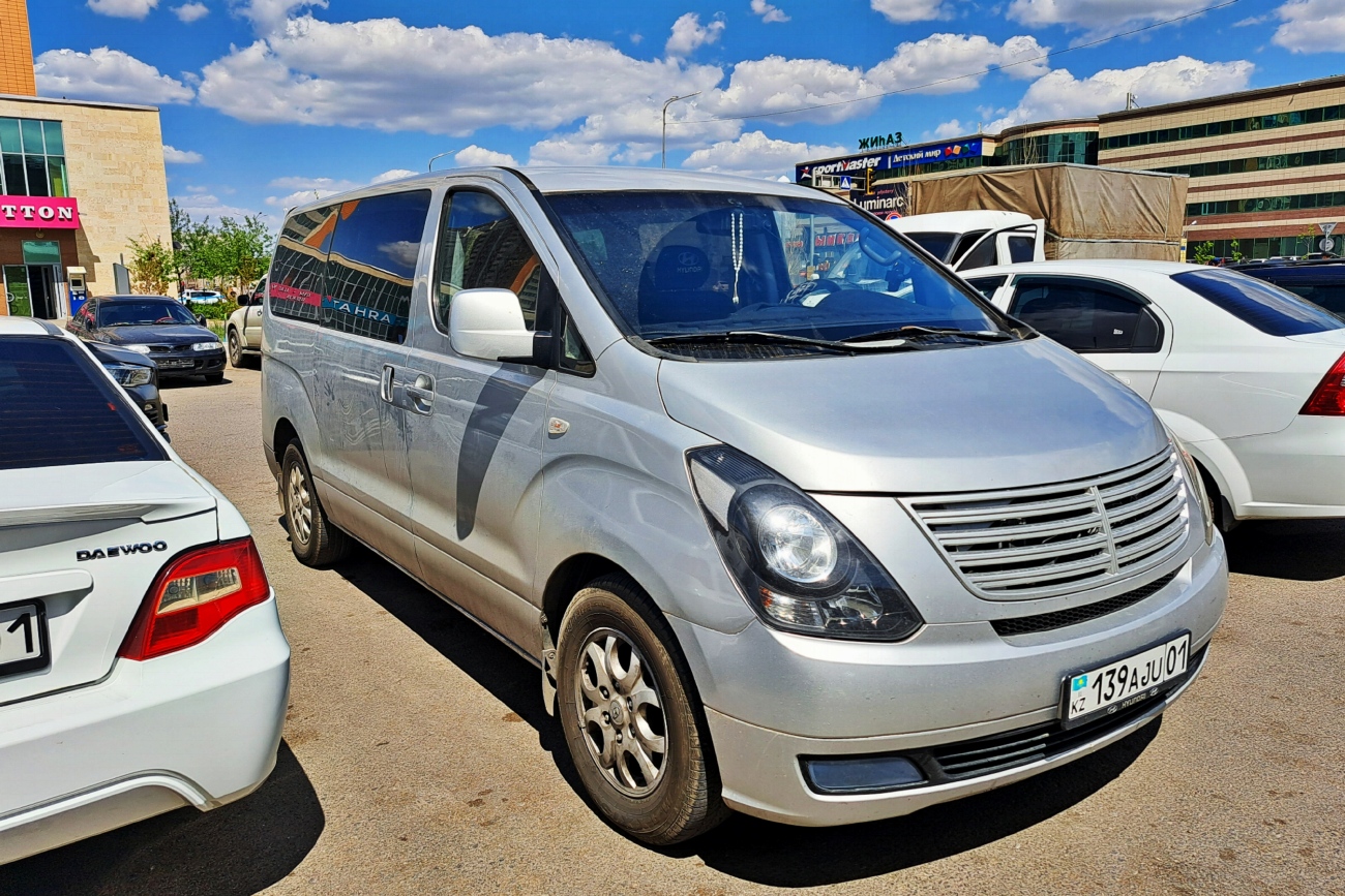 Астана, Hyundai Grand Starex № 139 AJU 01