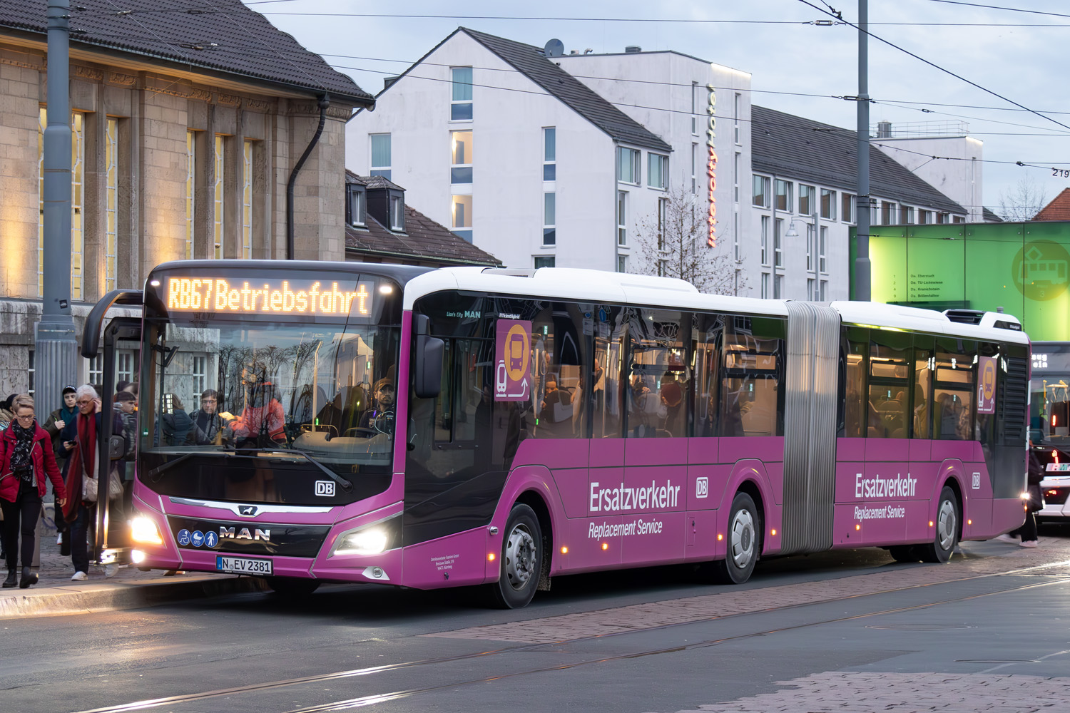 Bajorország, MAN 18C Lion's City 18 NG360 EfficientHybrid sz.: N-EV 2381; Hessen — SEV · Main-Neckar-Bahn · Mannheim <> Darmstadt · 02.02.2024 — 26.02.2024