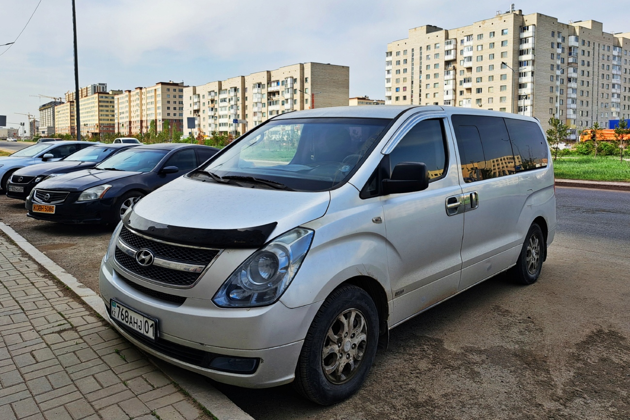 Астана, Hyundai Grand Starex № 768 AHJ 01