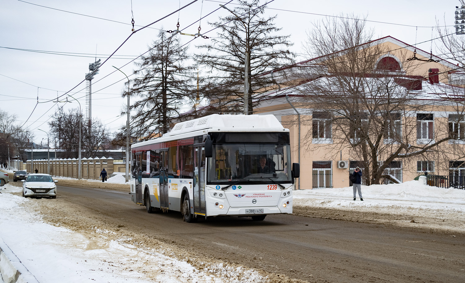 Рязанская область, ЛиАЗ-5292.67 (CNG) № 1239