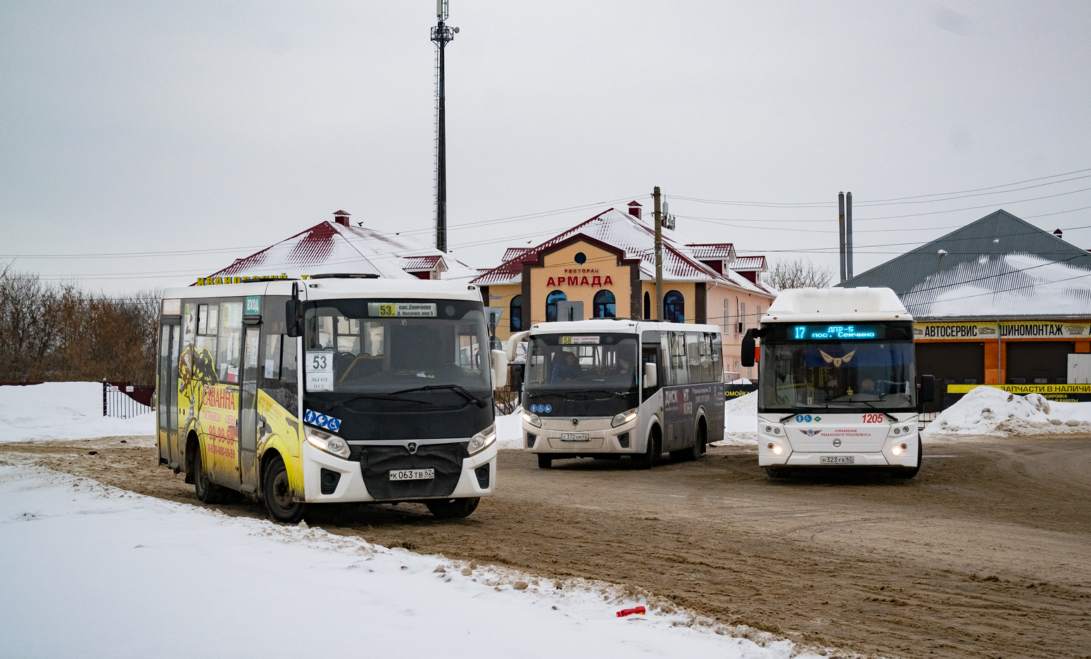 Ryazanská oblast, PAZ-320435-04 "Vector Next" č. К 063 ТВ 62; Ryazanská oblast, PAZ-320435-04 "Vector Next" č. С 372 НМ 62; Ryazanská oblast, LiAZ-5292.67 (CNG) č. 1205