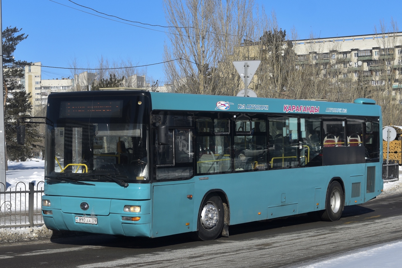 Карагандинская область, Yutong ZK6118HGA № 890 AA 09