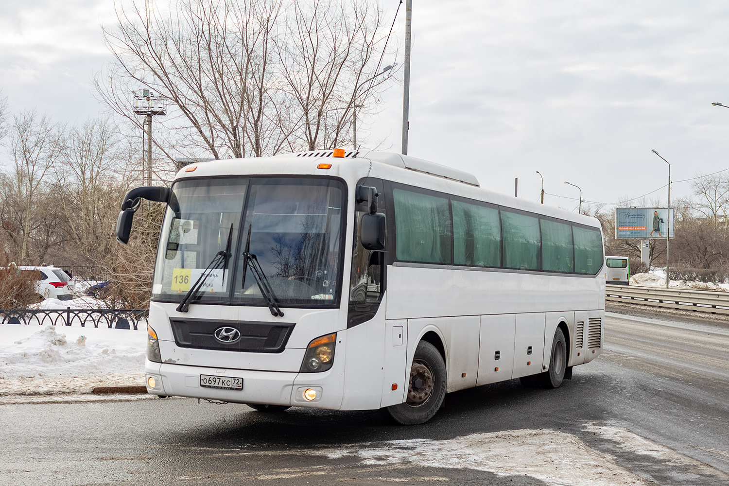 Тюменская область, Hyundai Universe Space Luxury № О 697 КС 72