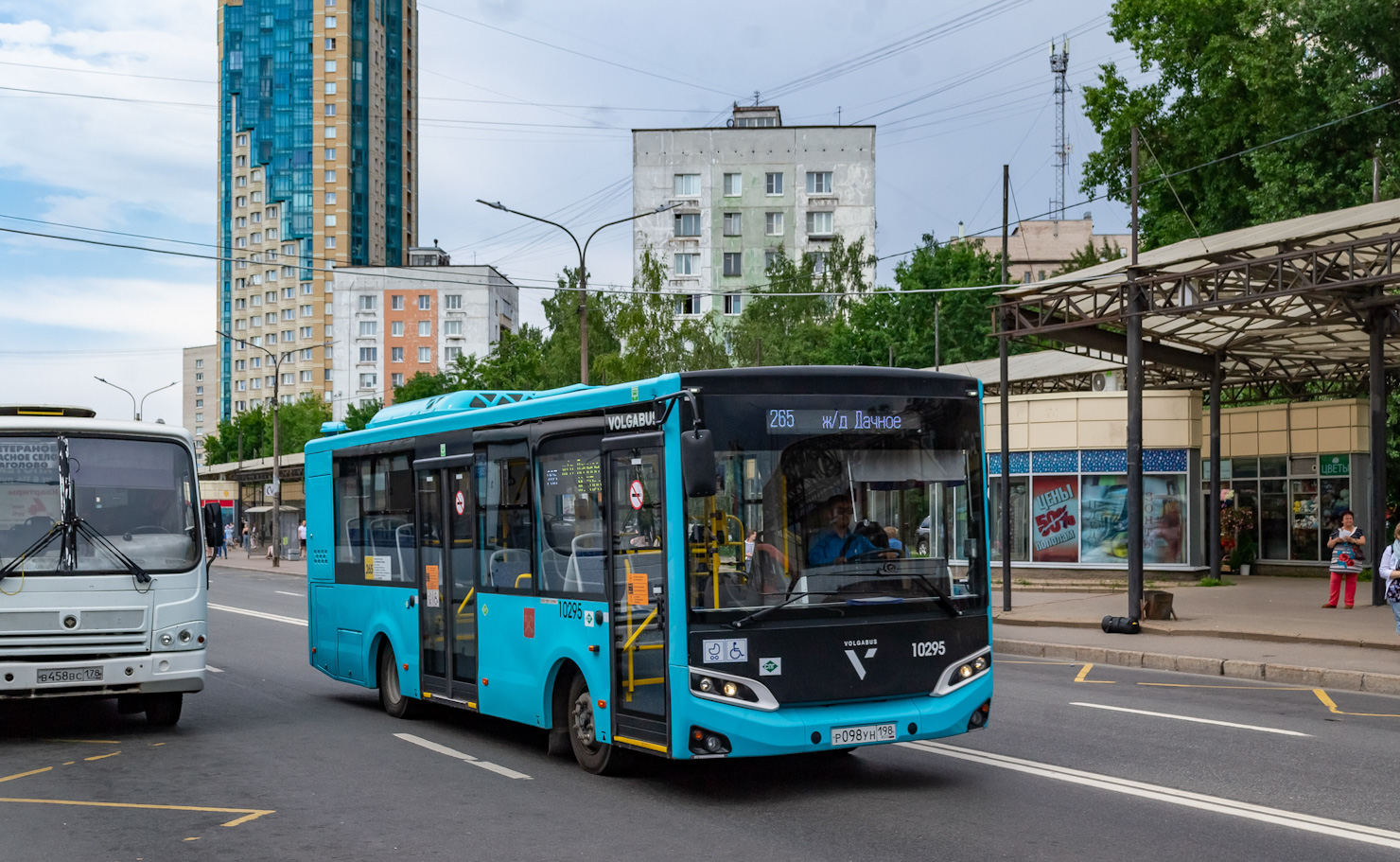 Szentpétervár, Volgabus-4298.G4 (LNG) sz.: 10295