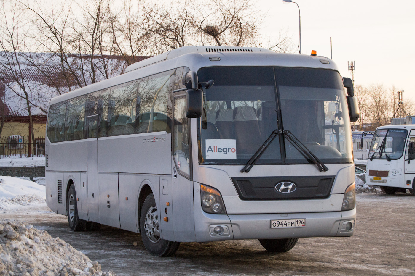 Свердловская область, Hyundai Universe Space Luxury № О 944 РМ 196