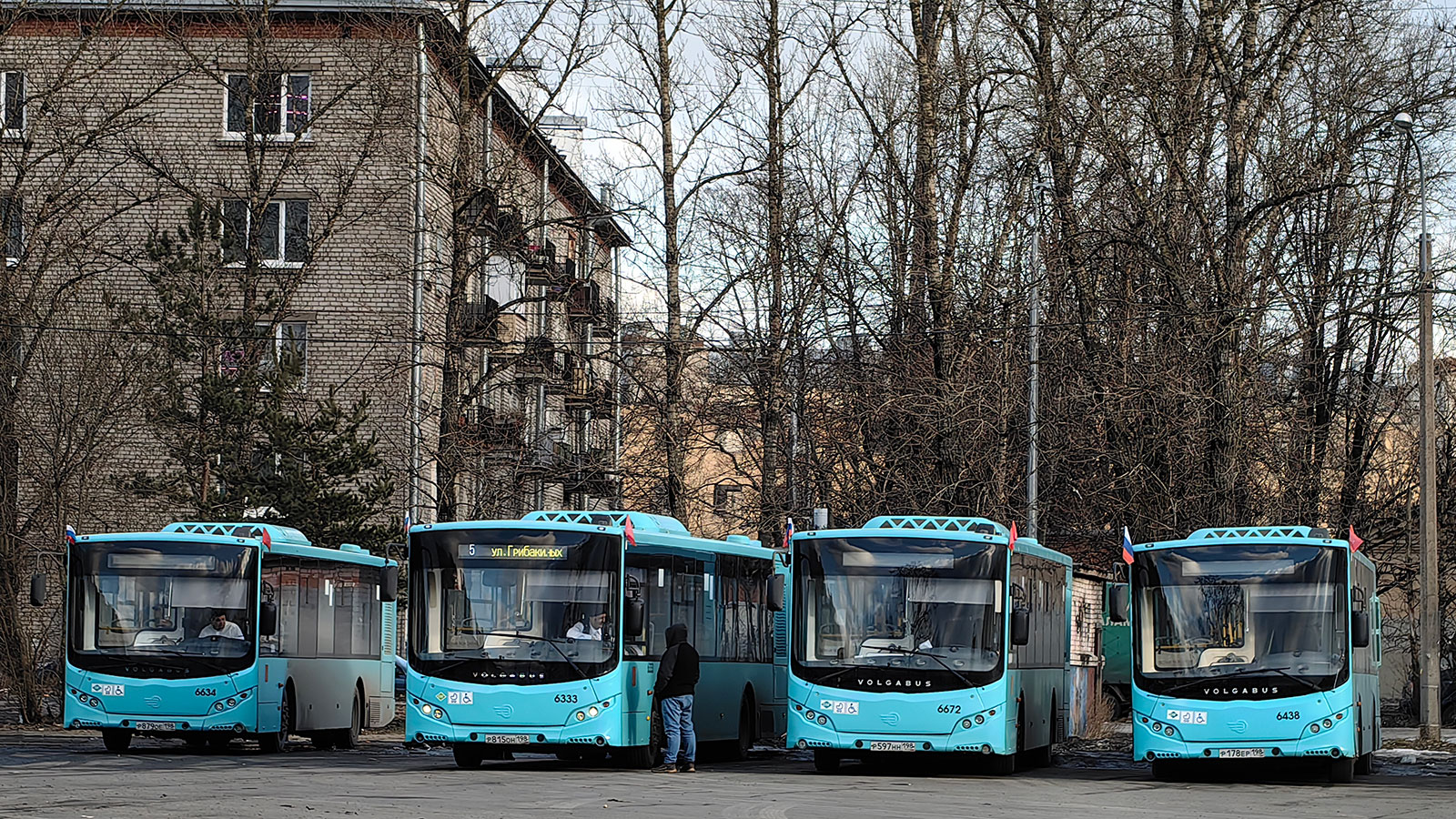 Sankt Peterburgas, Volgabus-5270.G2 (LNG) Nr. 6672; Sankt Peterburgas, Volgabus-5270.G2 (LNG) Nr. 6438