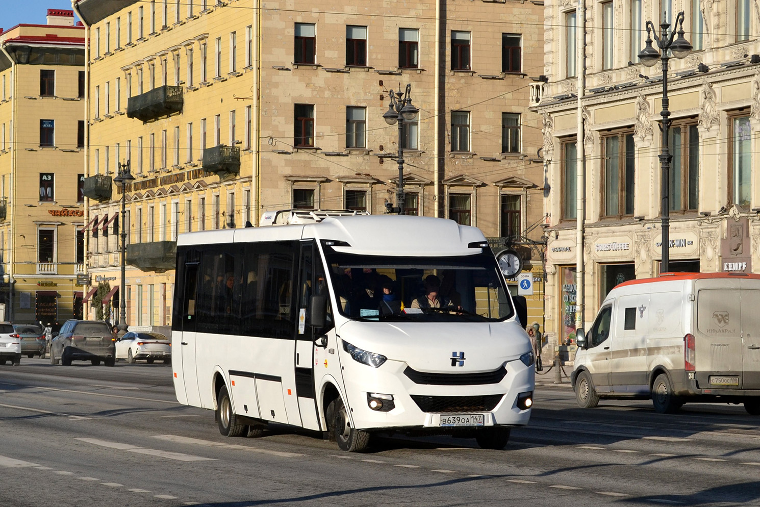 Leningrad Gebiet, Neman-420234-511 Nr. В 639 ОА 147