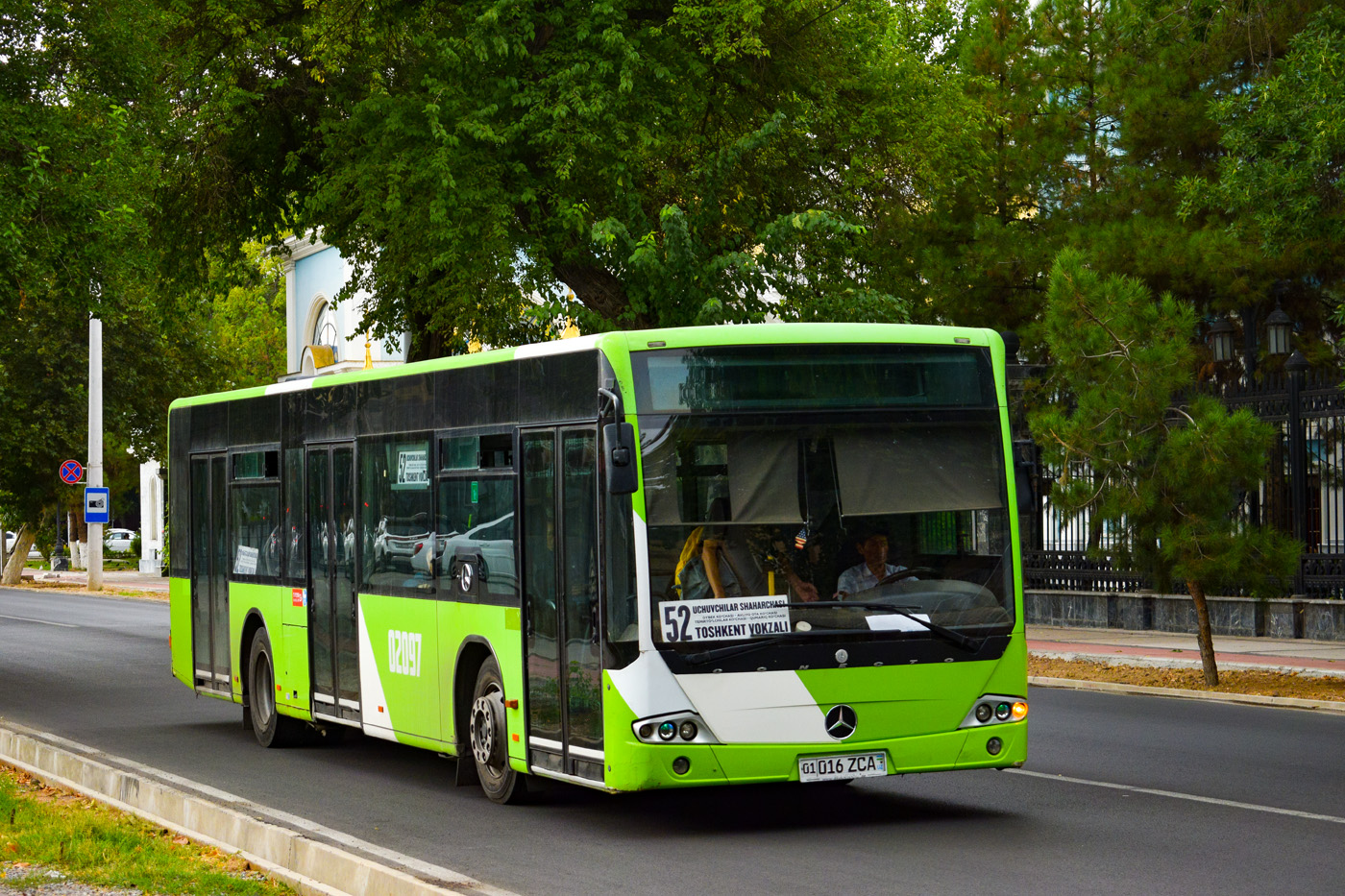 Узбекистан, Mercedes-Benz Conecto II № 02097