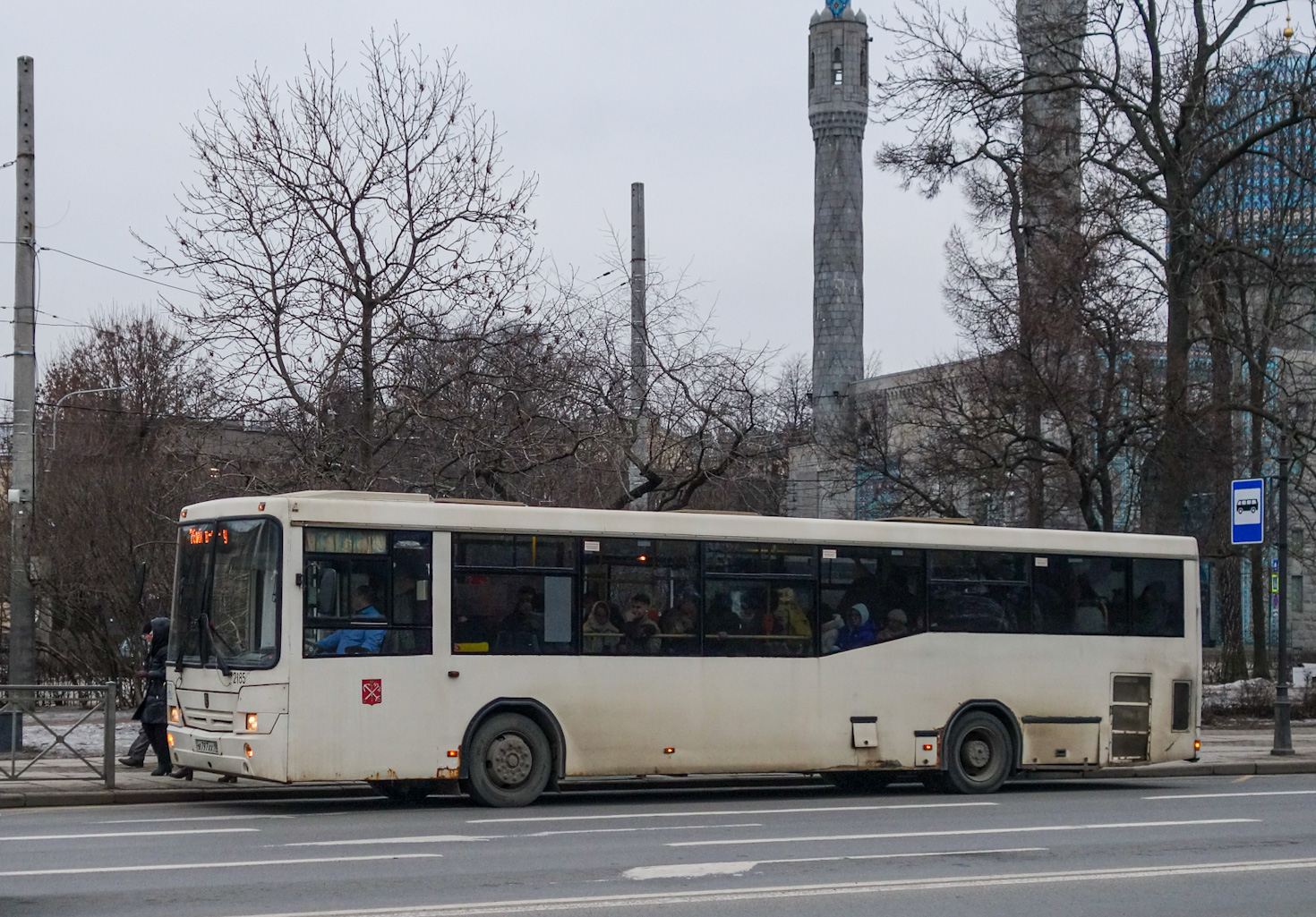 Sankt Petersburg, NefAZ-5299-30-32 Nr 2185