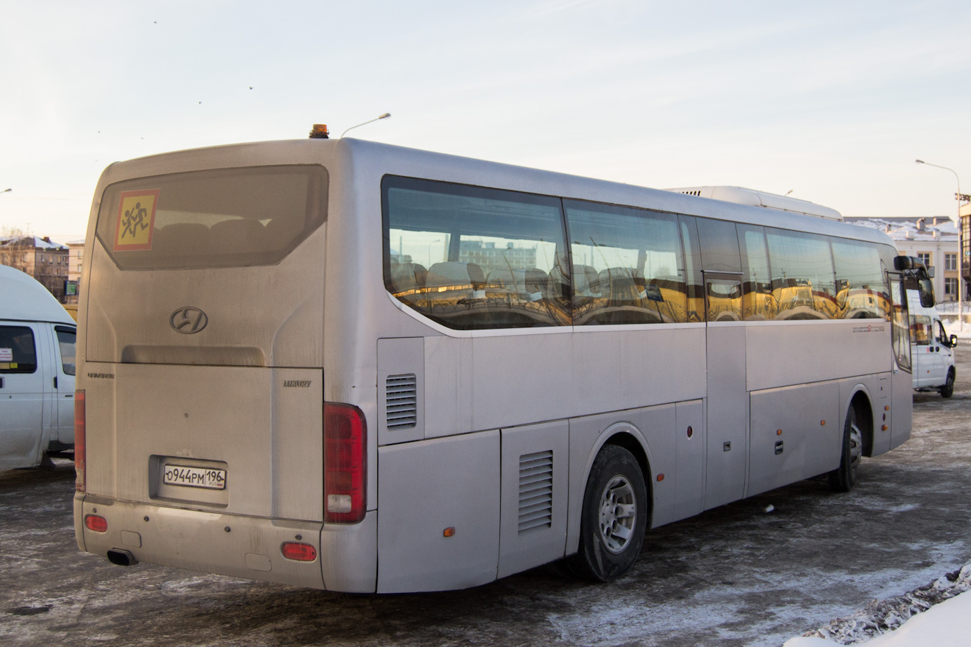 Свердловская область, Hyundai Universe Space Luxury № О 944 РМ 196