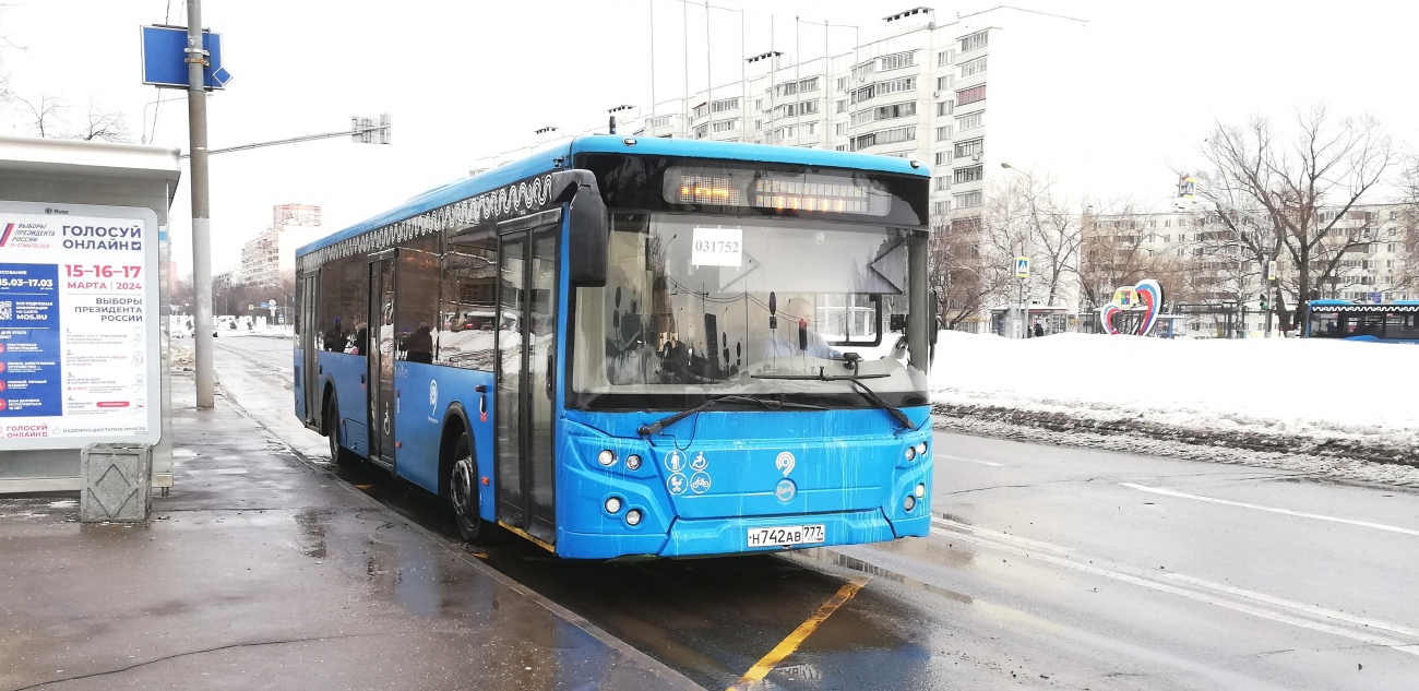 Maskva, LiAZ-5292.22 (2-2-2) Nr. 031752