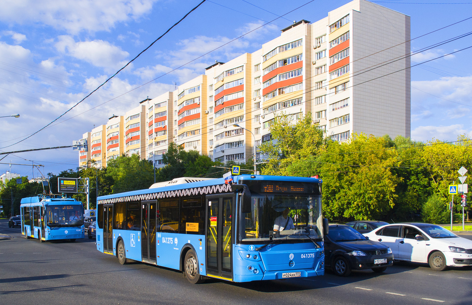 Moskva, LiAZ-5292.65 č. 041375