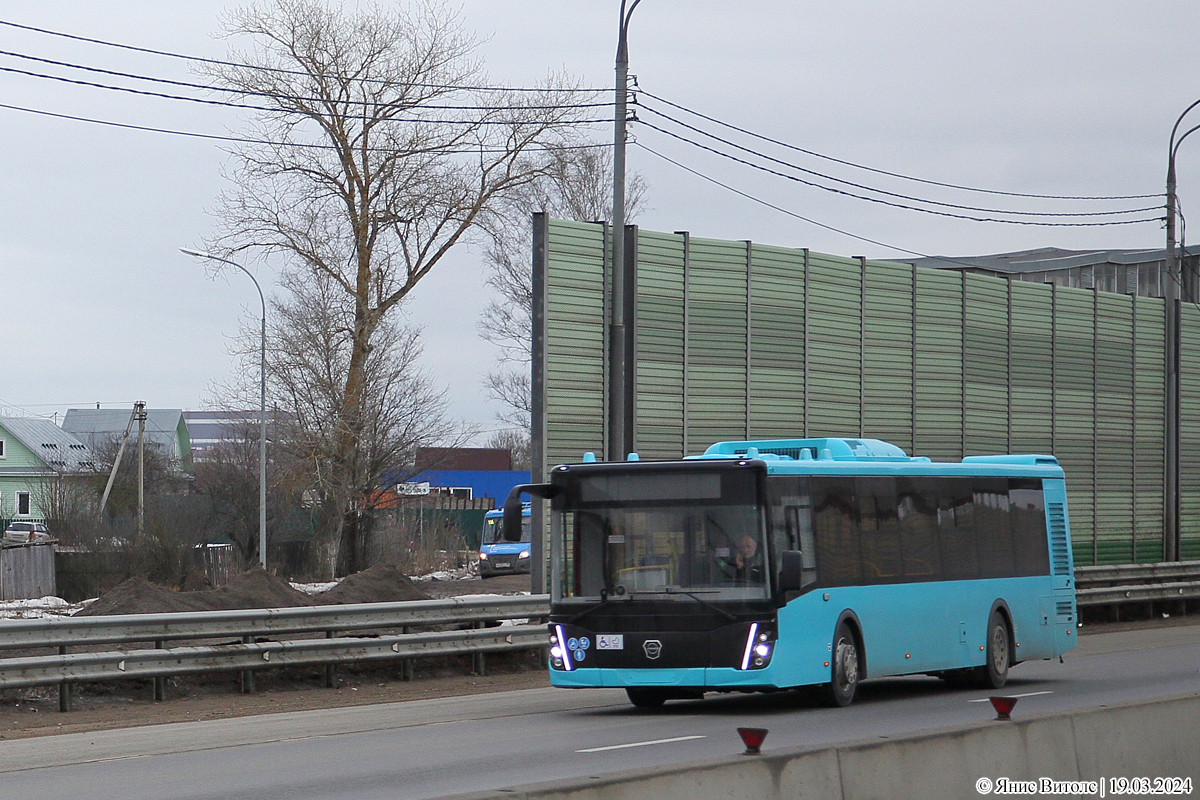 Szentpétervár — New buses