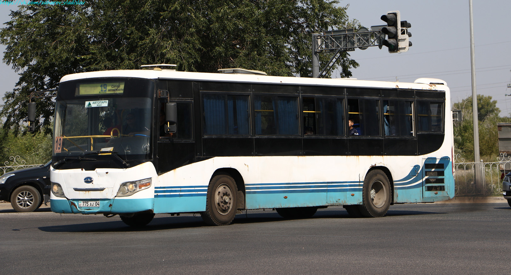 Актюбинская область, Heke HK6105G № 775 AJ 04