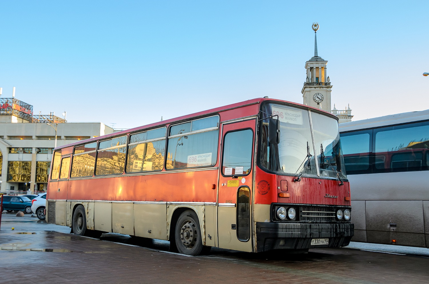 Адыгея, Ikarus 256.74 № Т 330 УН 93