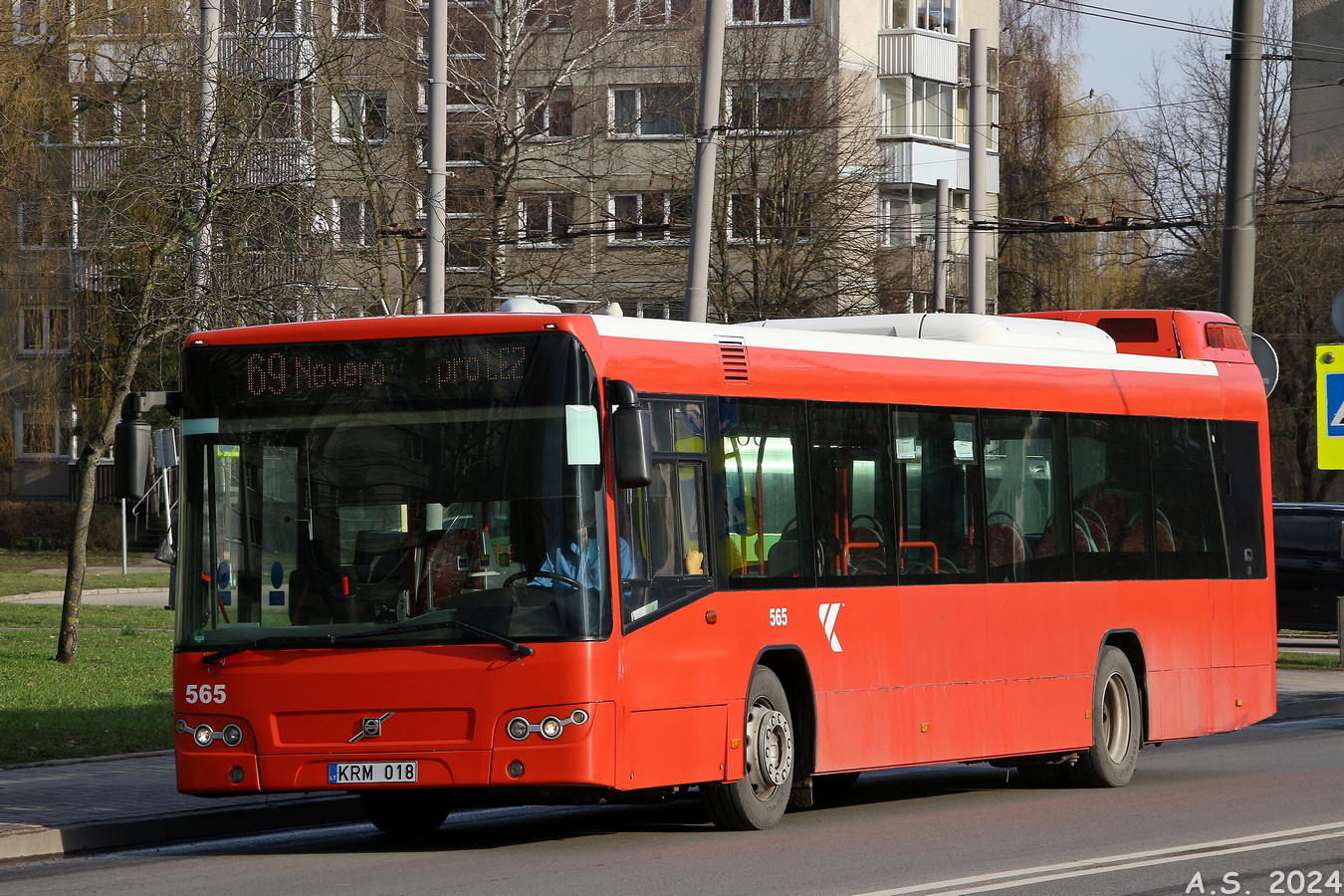 Литва, Volvo 7700 № 565