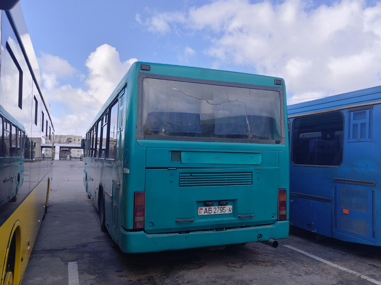 Гродненская область, Неман-520122-040 № 011190