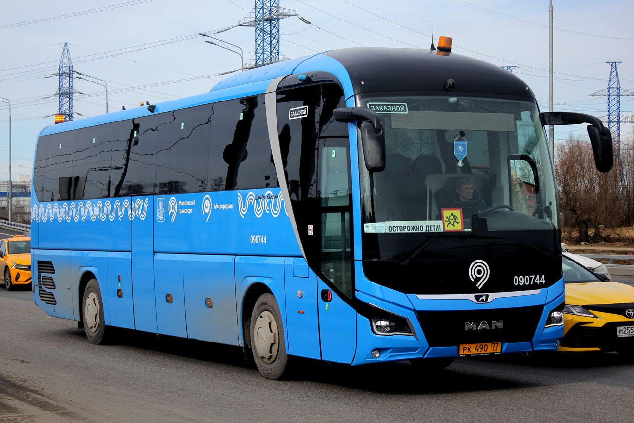 Moskva, MAN R07 Lion's Coach RHC444 č. 090744