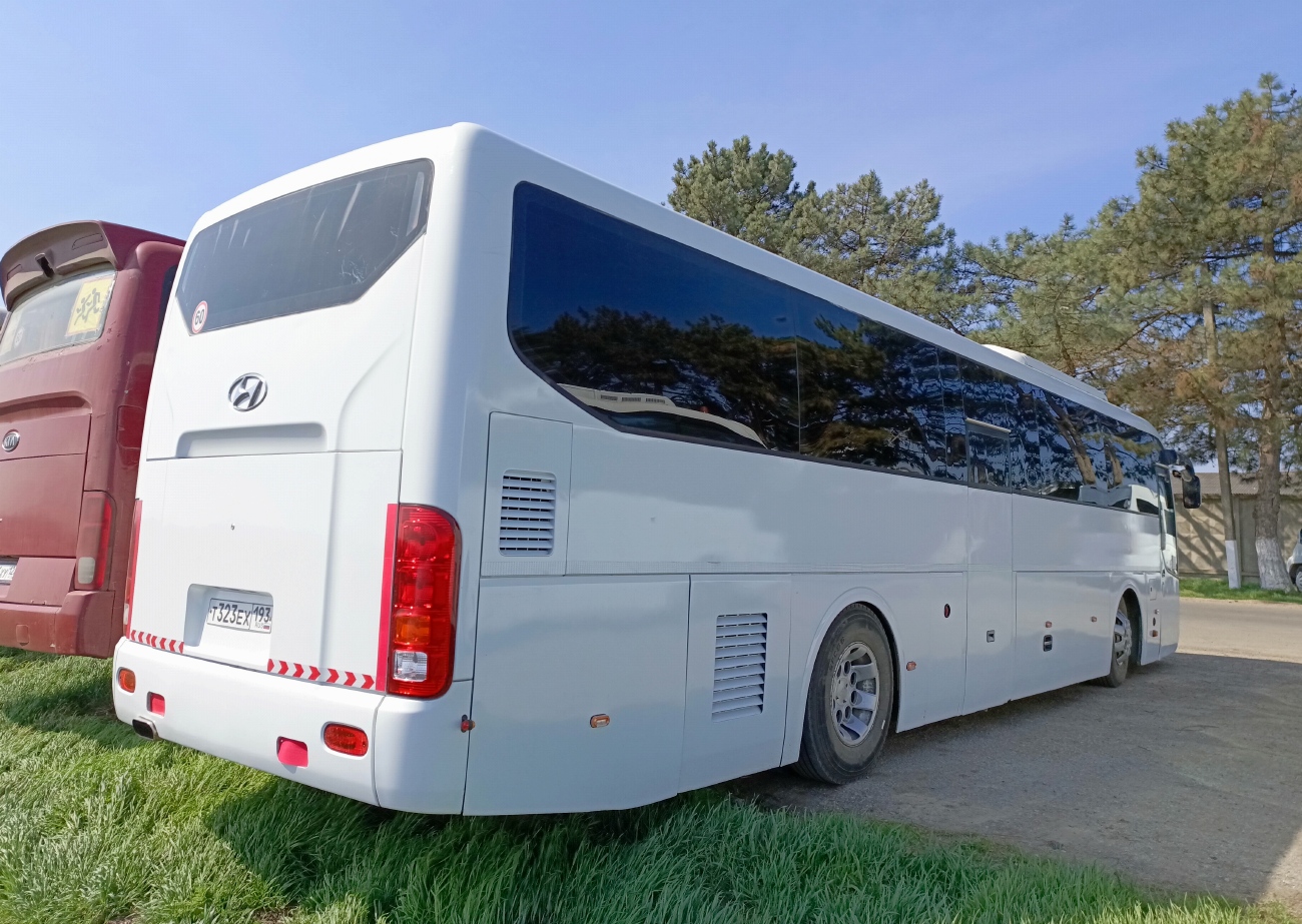 Краснодарский край, Hyundai Universe Space Luxury № Т 323 ЕХ 193