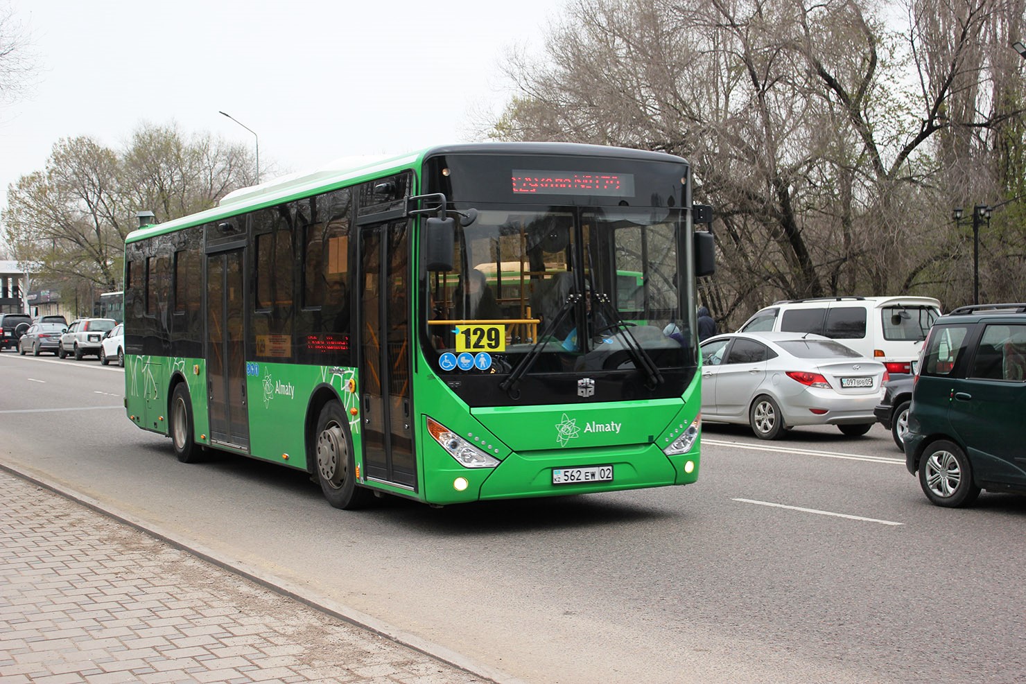 Алматы, Zhong Tong LCK6105HG № 562 EW 02