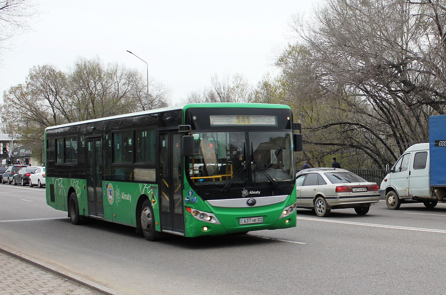 Алматы, Yutong ZK6118HGA № 637 HB 02