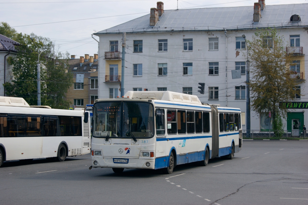 Novgorod region, LiAZ-6212.70 # 387