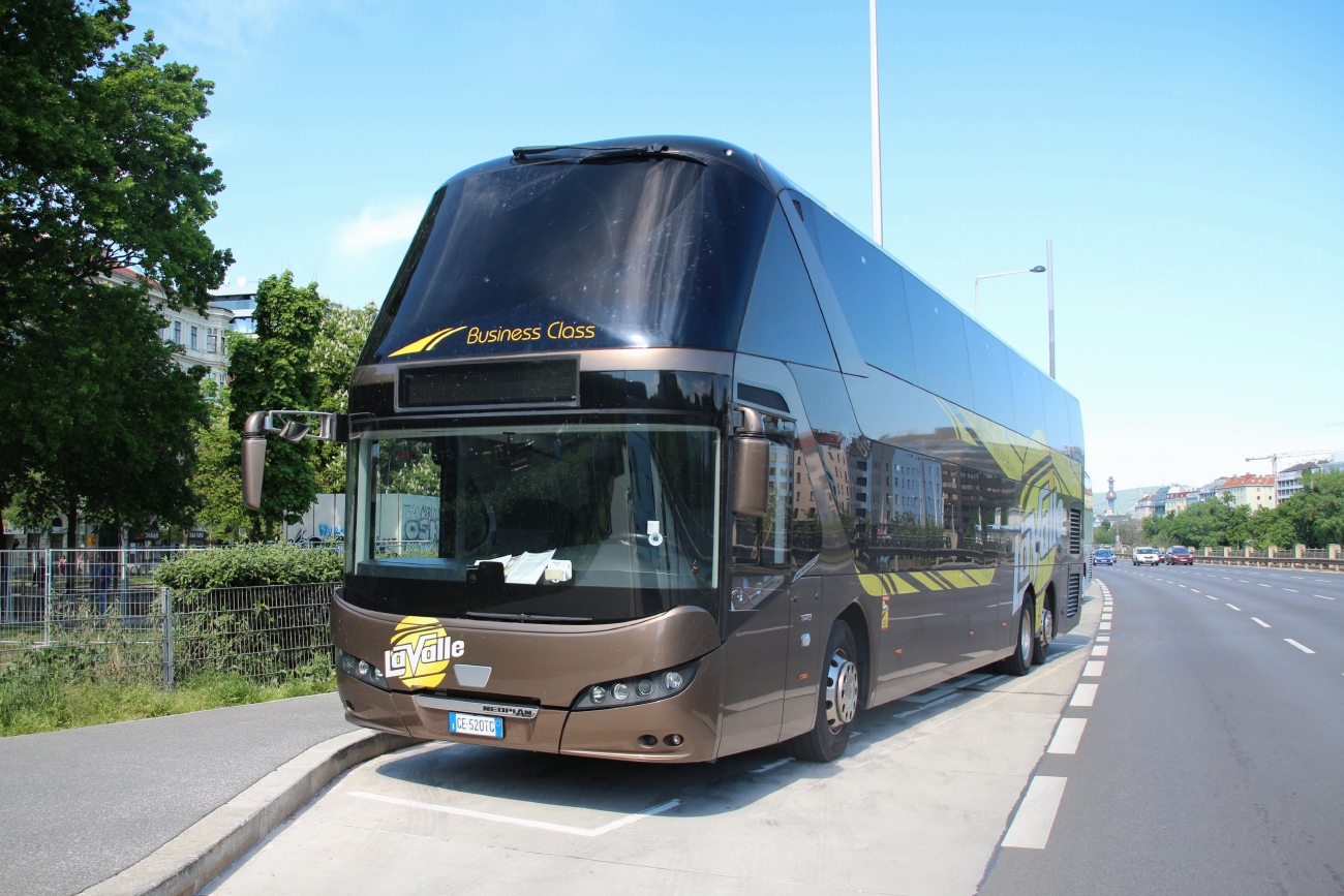 Италия, Neoplan P06 N1222/3L Skyliner L № GE 520TG