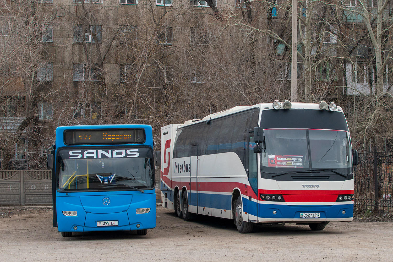 Карагандинская область, Sanos S213 № M 399 DH; Павлодарская область, Volvo 9700H Gods № 962 AB 14