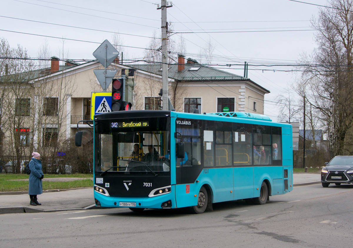 Sankt Peterburgas, Volgabus-4298.G4 (LNG) Nr. 7031