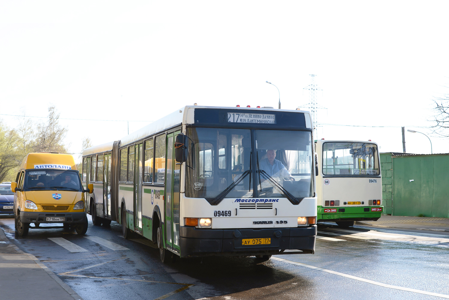 Москва, Семар-3234 № У 718 АН 199; Москва, Ikarus 435.17 № 09469