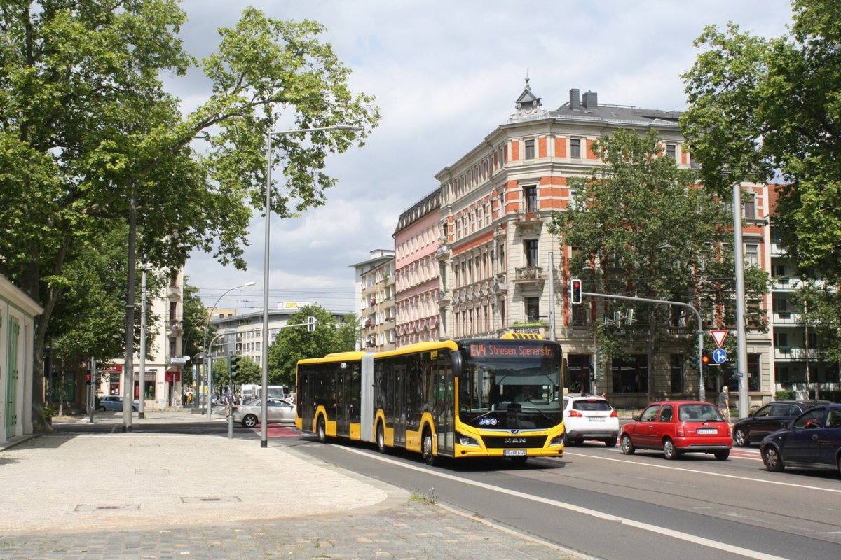 Саксония, MAN 18C Lion's City 18 NG360 EfficientHybrid № 454 321-3