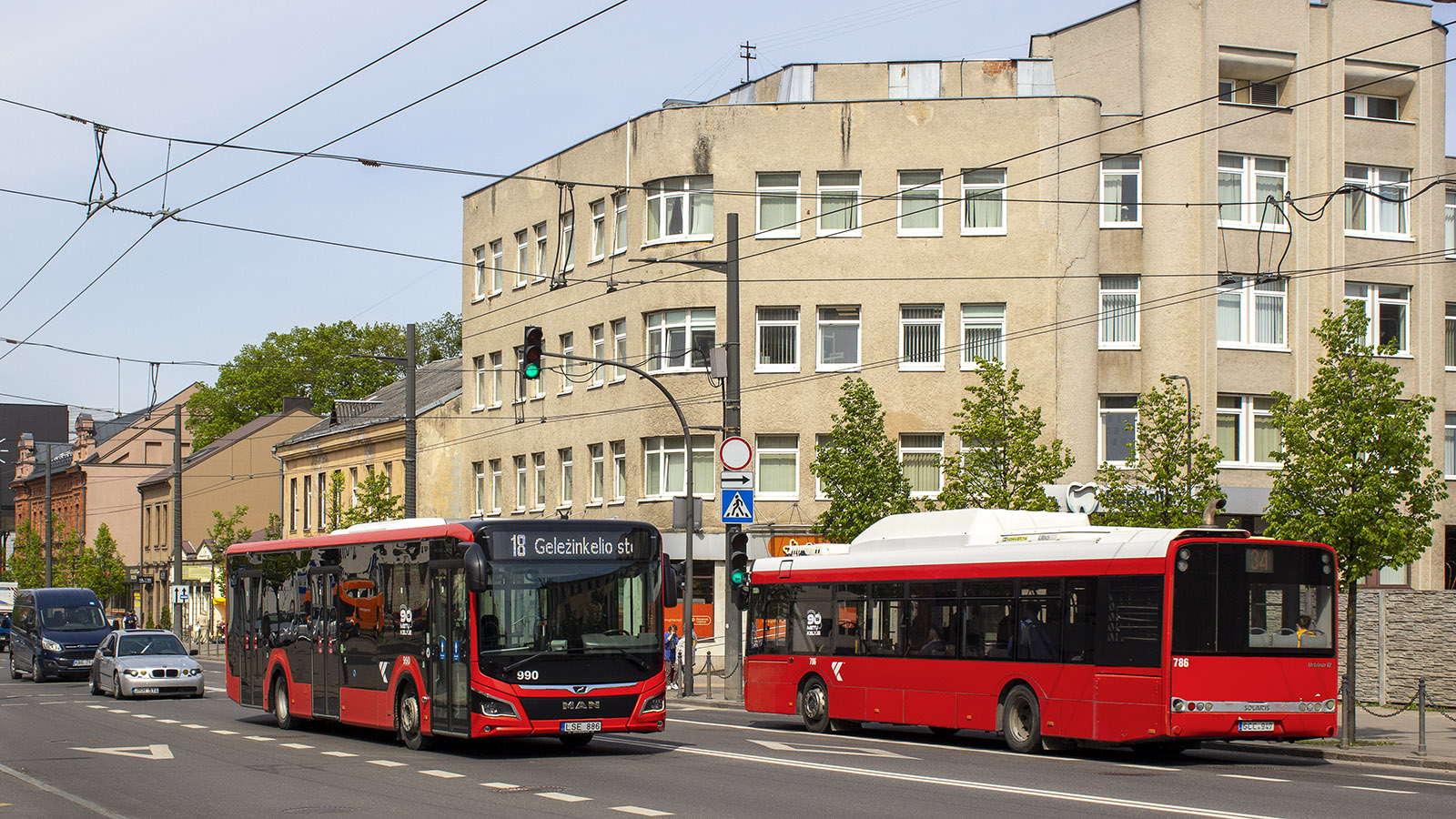 Литва, MAN 12C Lion's City 12 NL330 EfficientHybrid № 990; Литва, Solaris Urbino III 12 CNG № 786