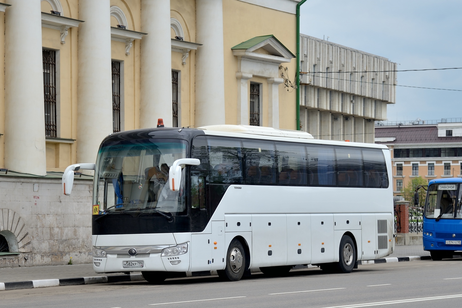 Москва, Yutong ZK6122H9 № Н 582 КР 799