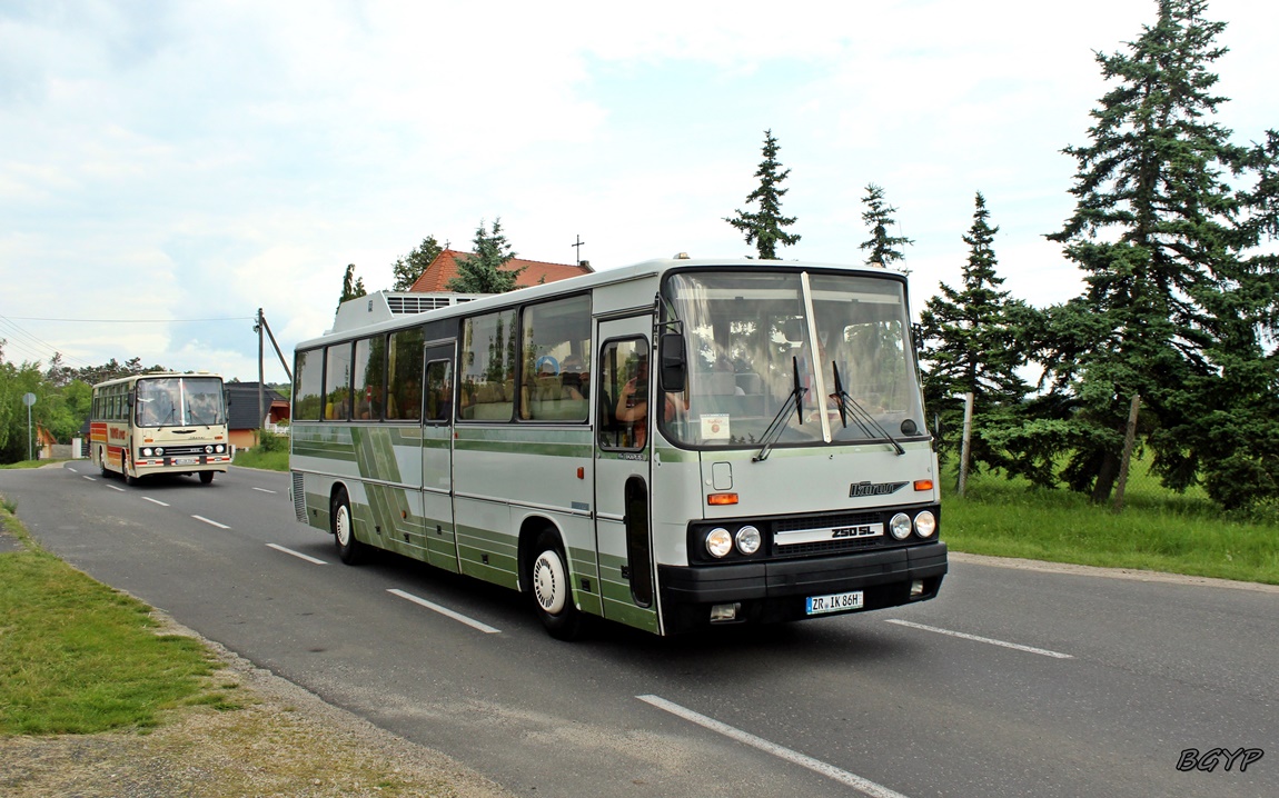 Тюрингия, Ikarus 250 № ZR-IK 86H; Венгрия — IV. Nemzetközi Ikarus Találkozó, Tapolca (2024)