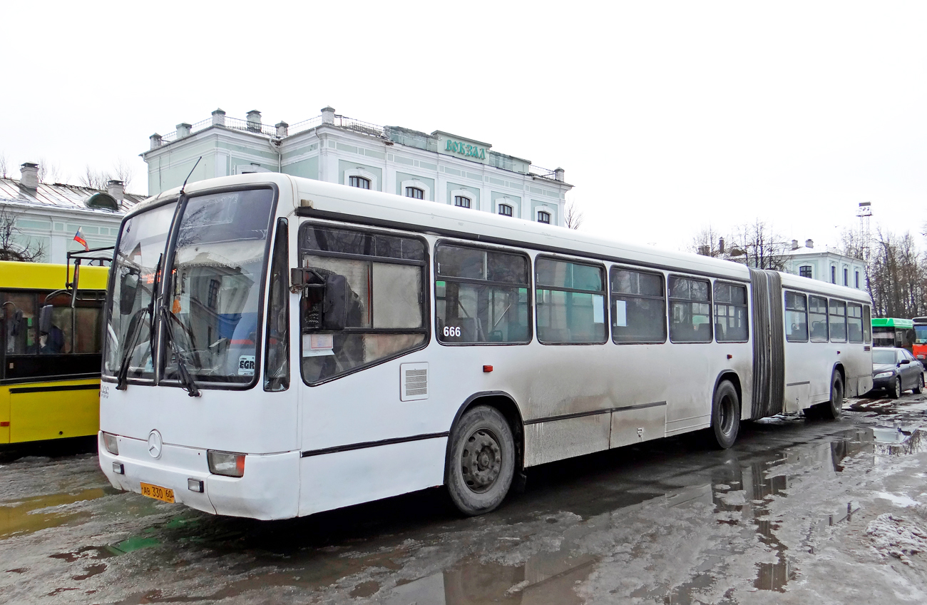 Псковская область, Mercedes-Benz O345G № 666